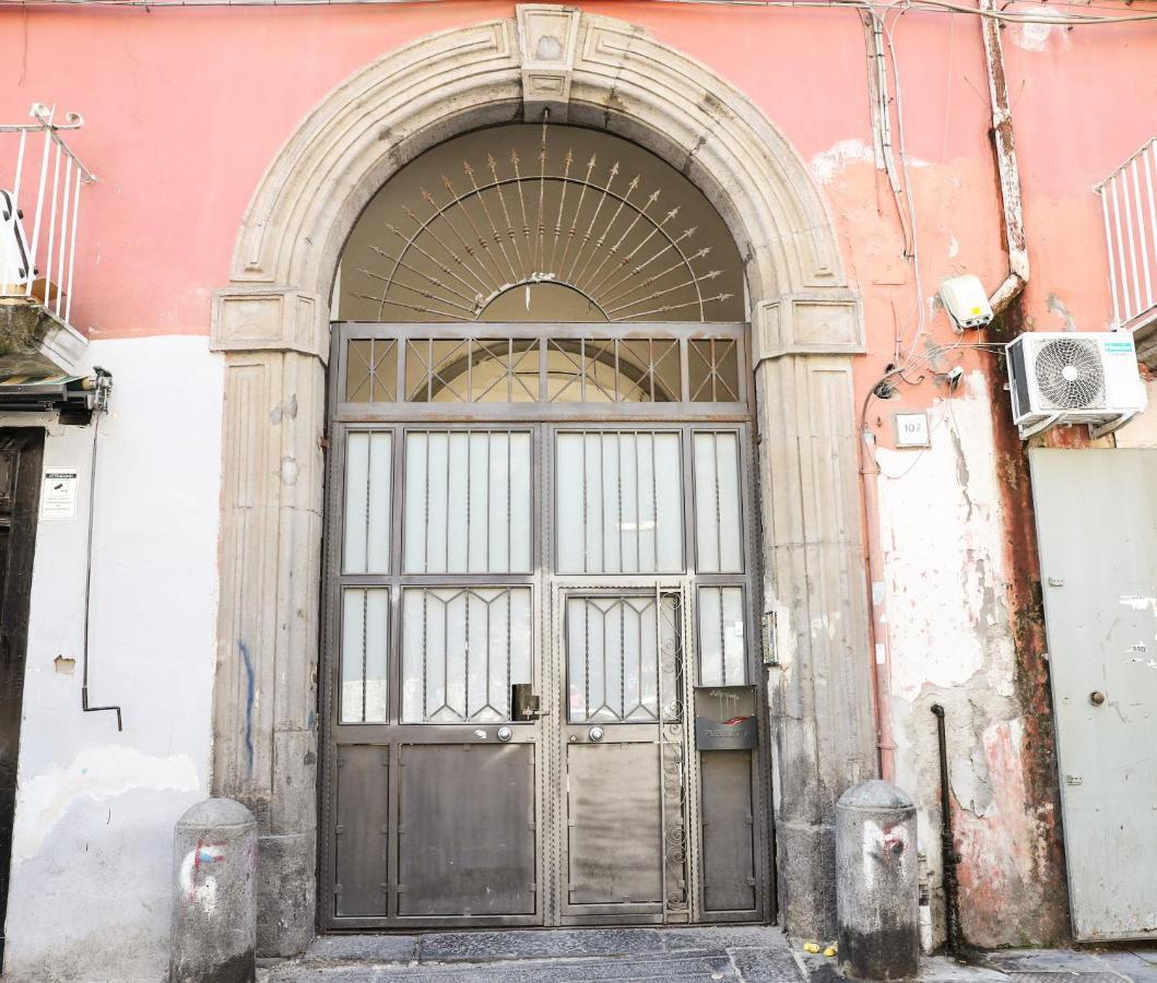 Donna Consiglia Design By Wonderful Italy * Naples